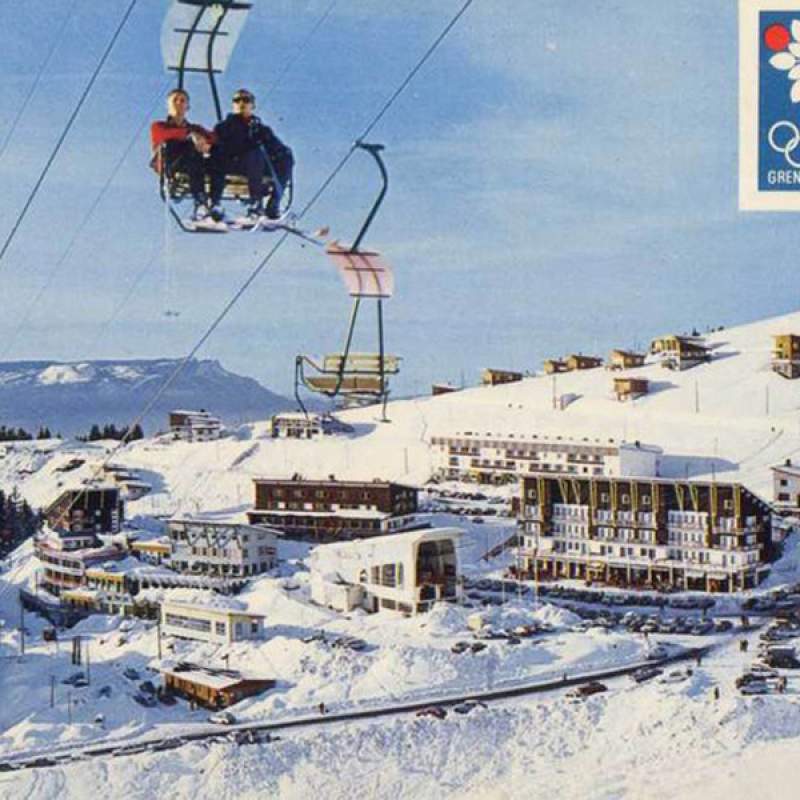 Foulard Officiel Des Jeux Olympiques De Grenoble 1968 - Valdrôme - Fabriqué En France