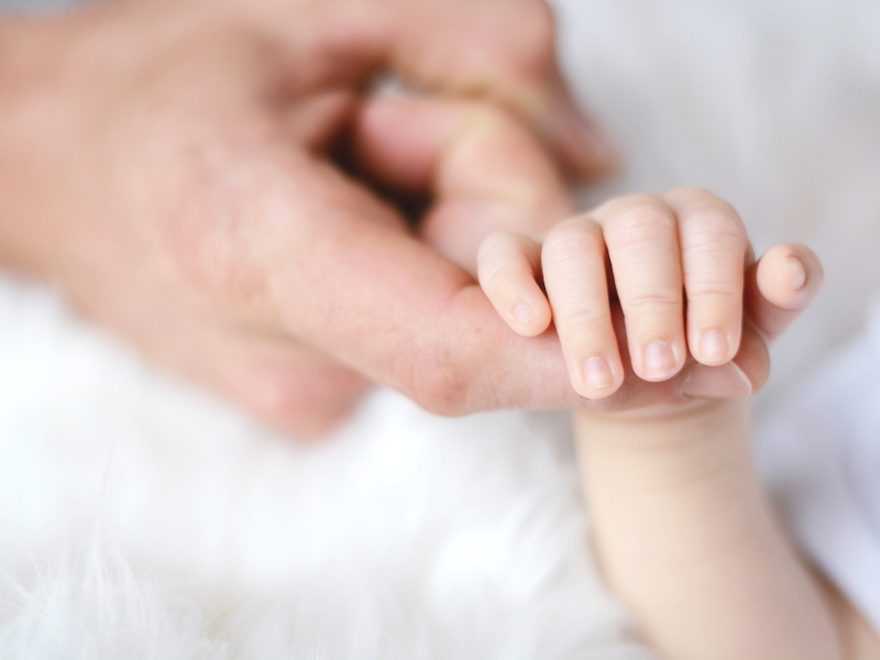 bébé maman main bébé maman main