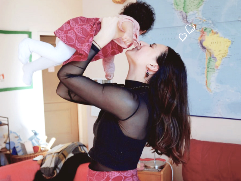 alicia bébé maman bras alicia bébé maman bras